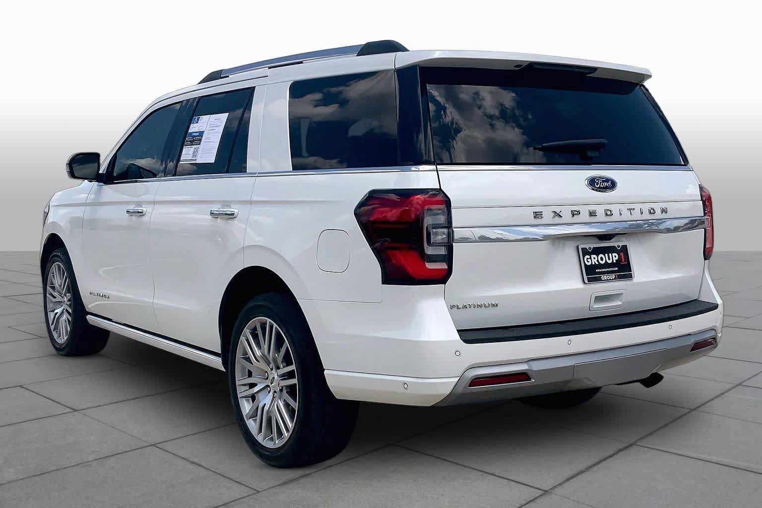 Used 2024 Ford Expedition Platinum RWD image 12