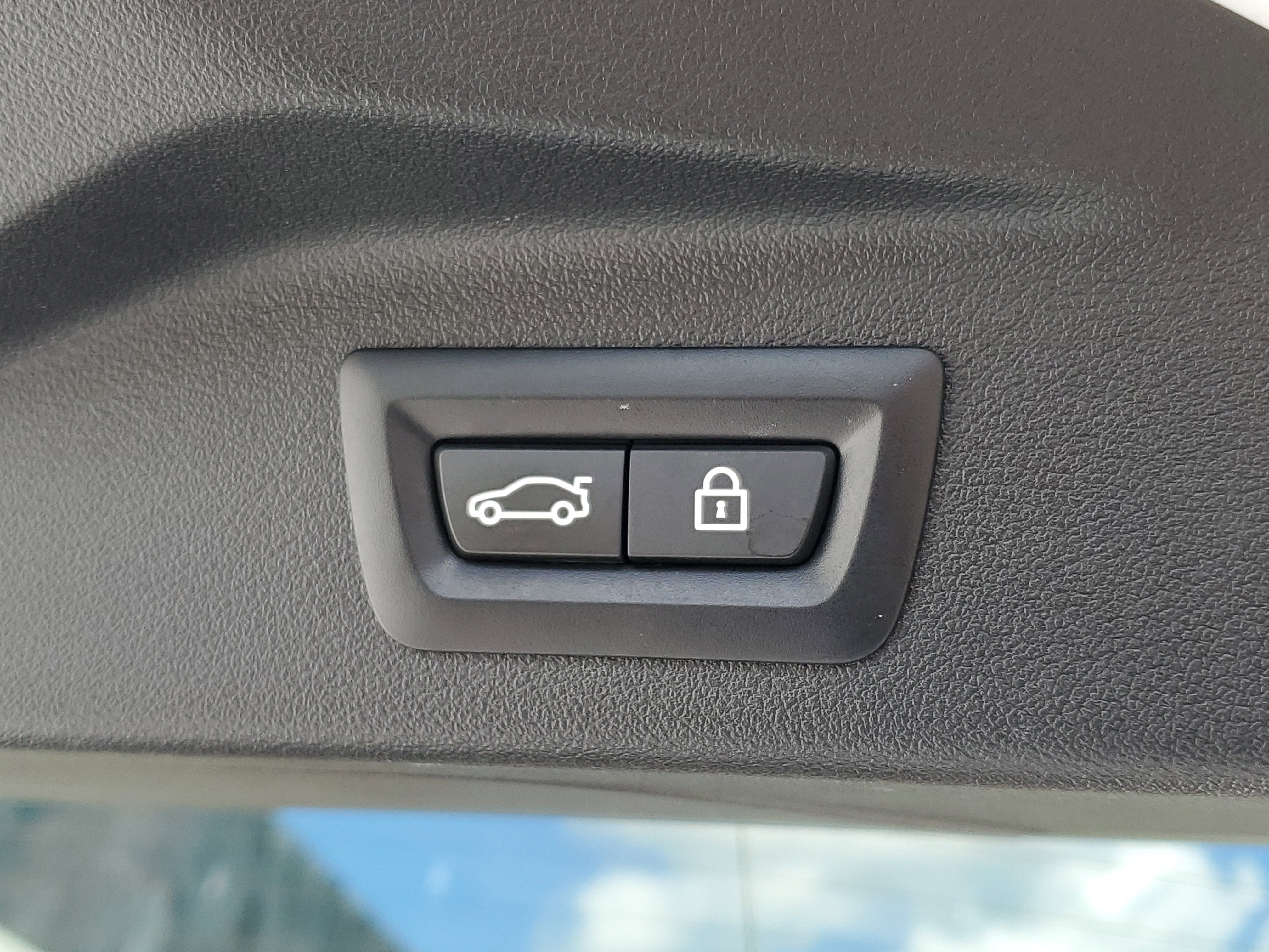 Used 2022 BMW X7 xDrive40i w/ Premium Package image 8