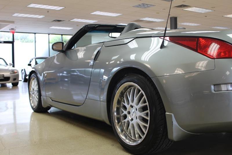 Used 2004 Nissan 350Z Touring image 28