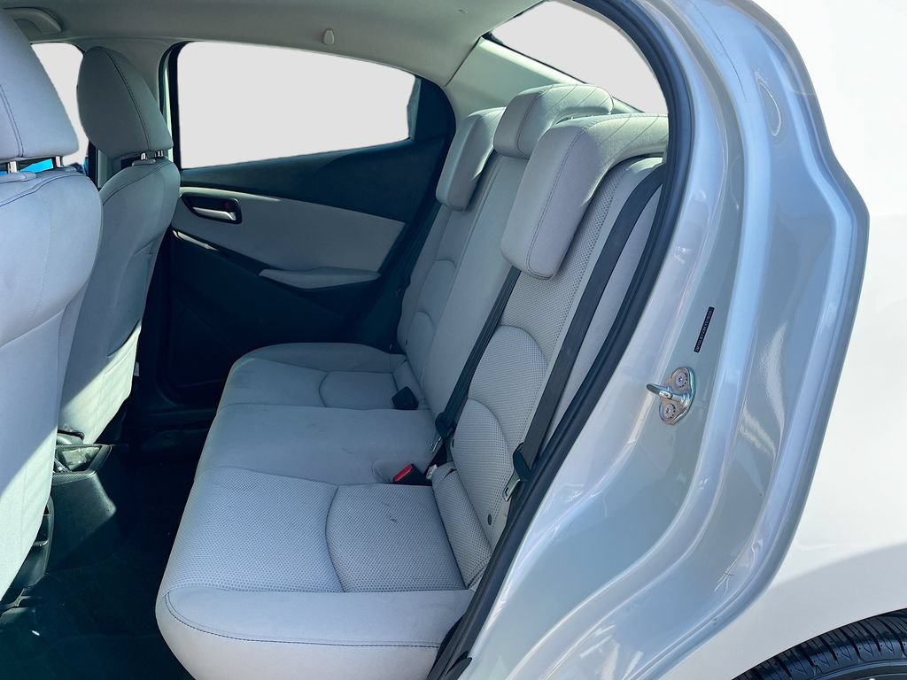 Used 2019 Toyota Yaris LE FWD image 22