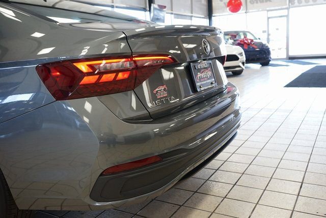 Used 2023 Volkswagen Jetta Sport image 12