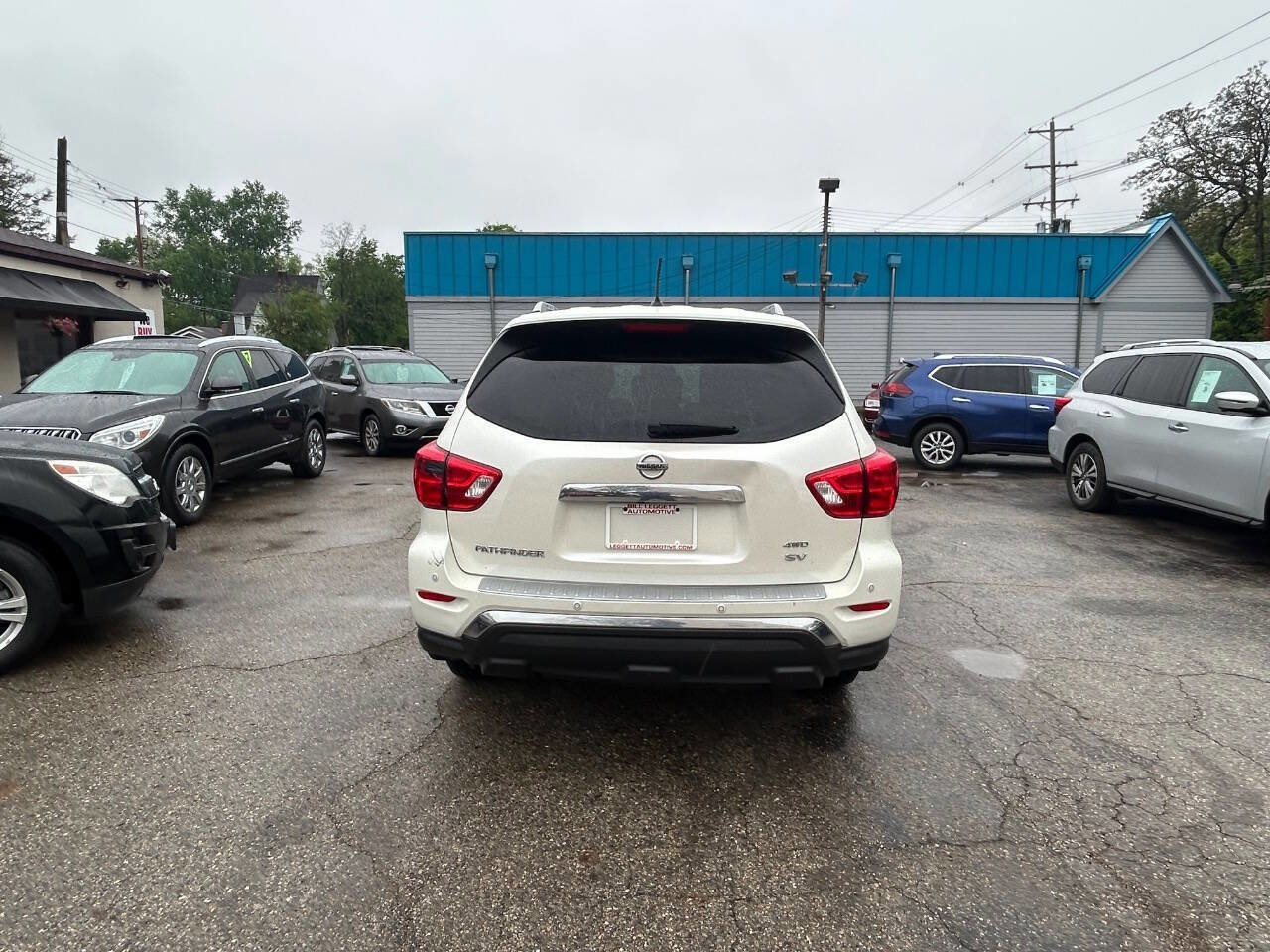 Used 2017 Nissan Pathfinder SV AWD/4WD image 11