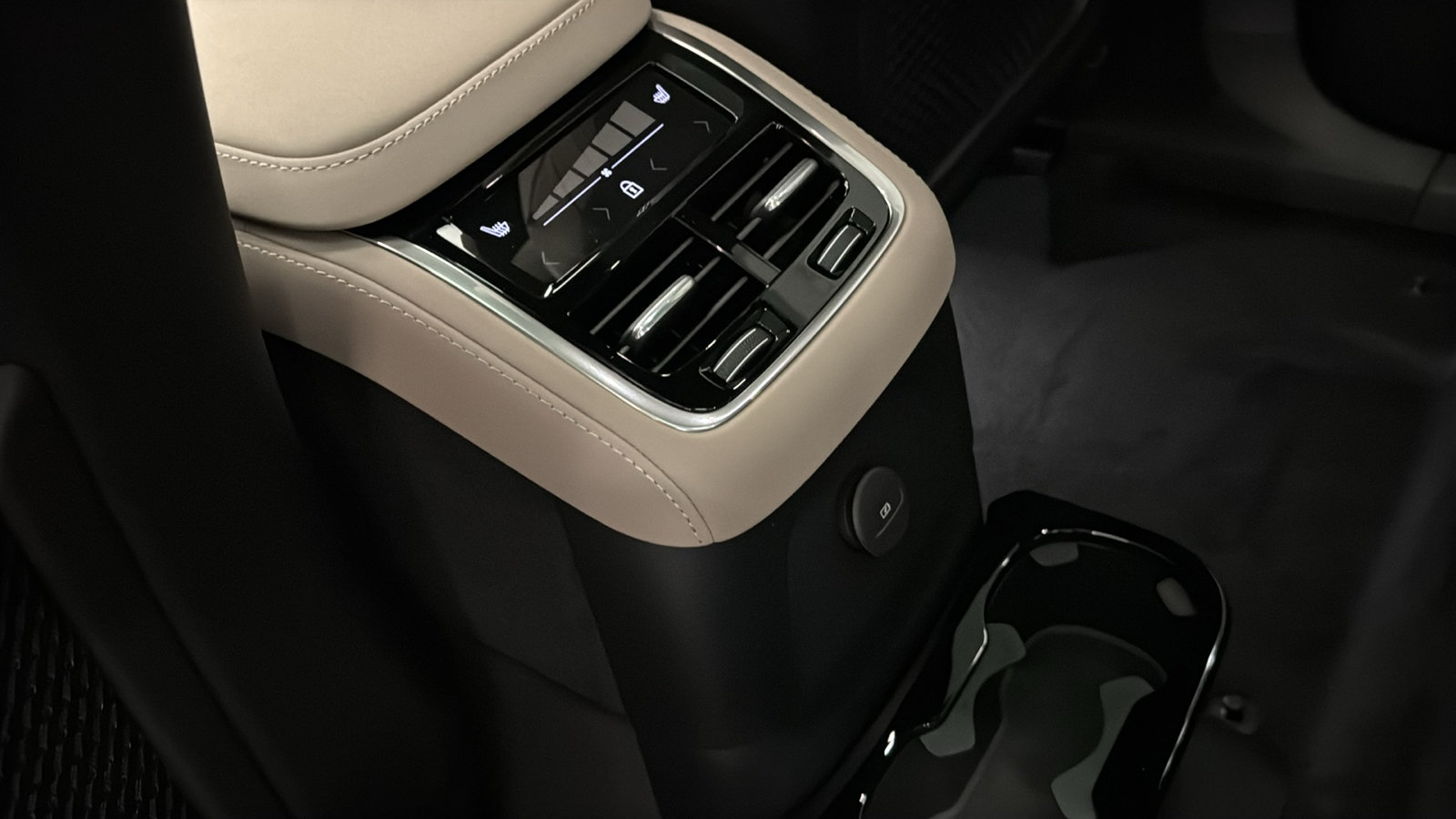 New 2027 Volvo XC90 T8 Ultra AWD/4WD image 29