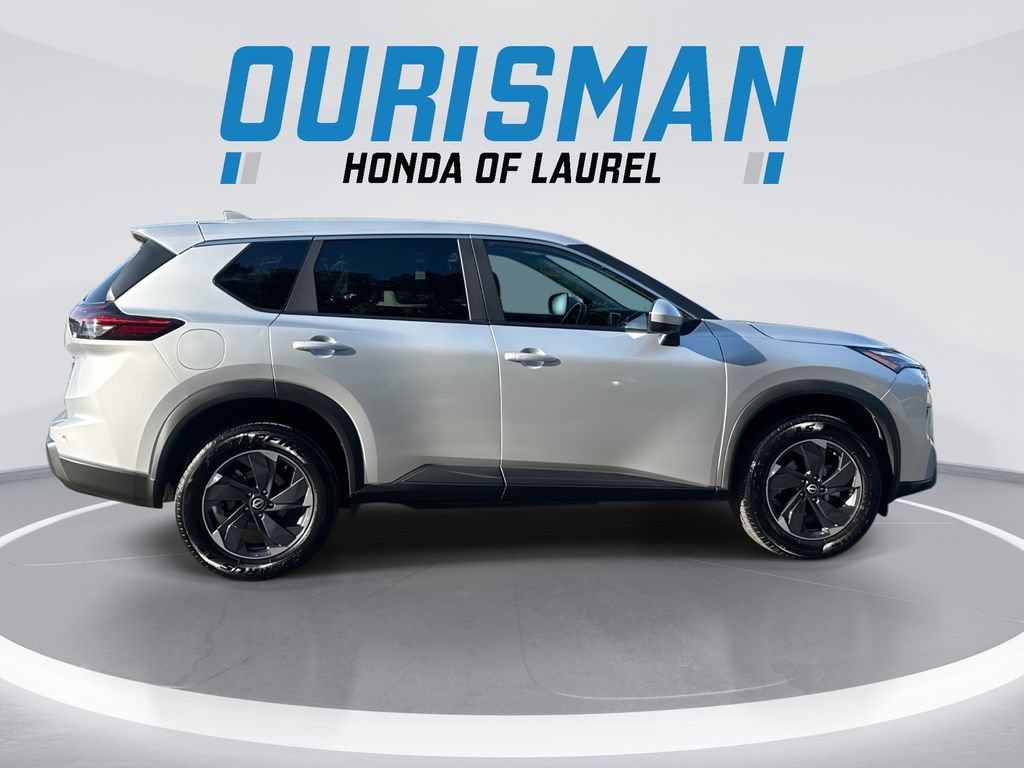 Used 2025 Nissan Rogue SV AWD/4WD image 9