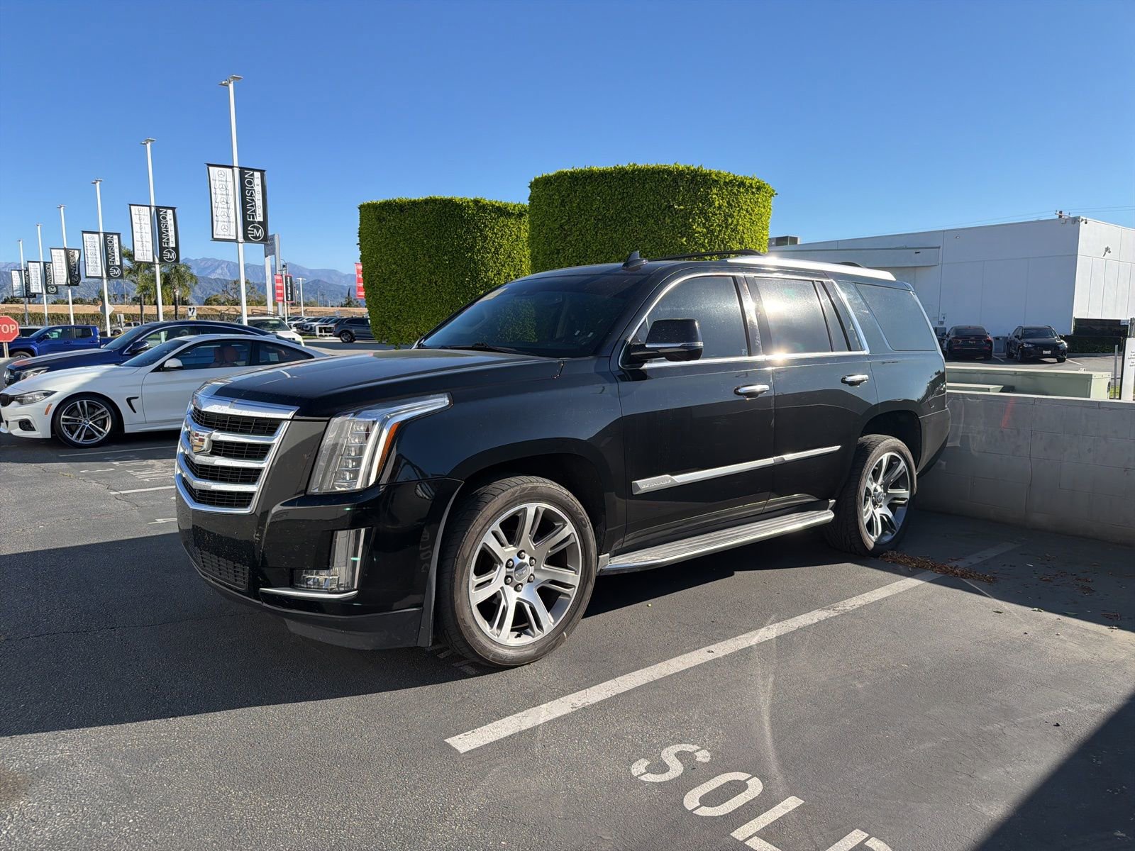 Used 2016 Cadillac Escalade Luxury image 7