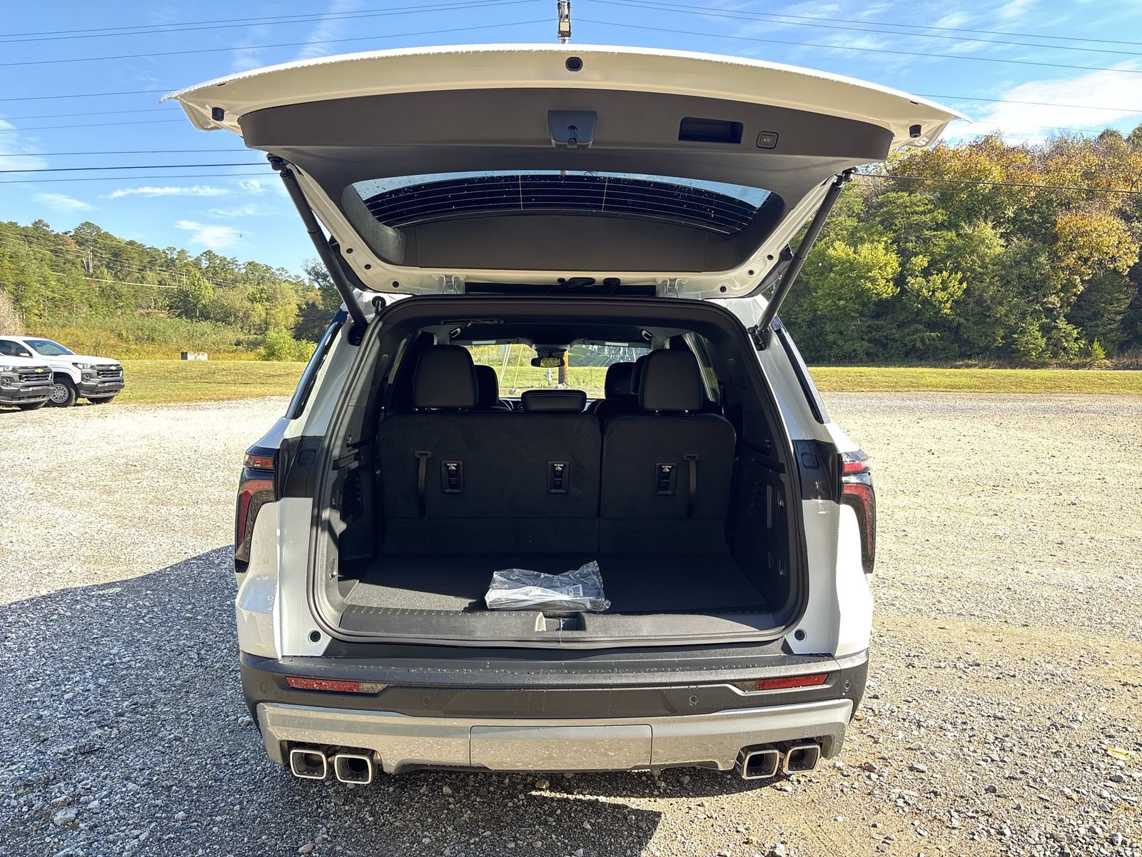 New 2027 Chevrolet Traverse LT FWD image 23