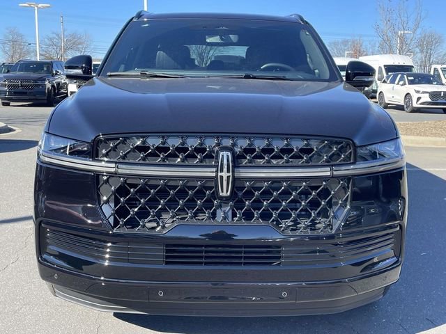 New 2026 Lincoln Navigator L Reserve w/ Jet Appearance Package image 2