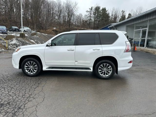 Used 2016 Lexus GX 460 Luxury w/ Preferred Accessory Package image 2