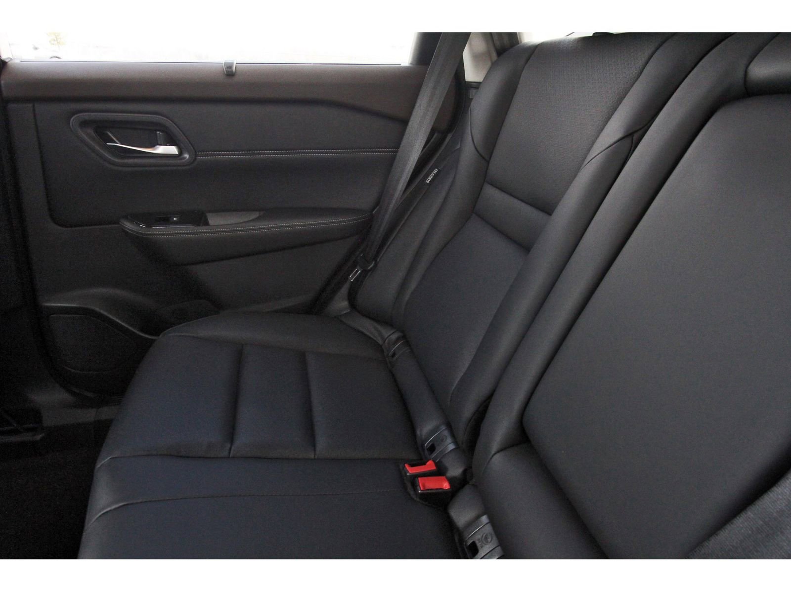 Used 2023 Nissan Rogue SV w/ SV Premium B Package image 14