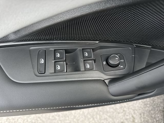 New 2026 Volkswagen Tiguan SE R-Line FWD image 23