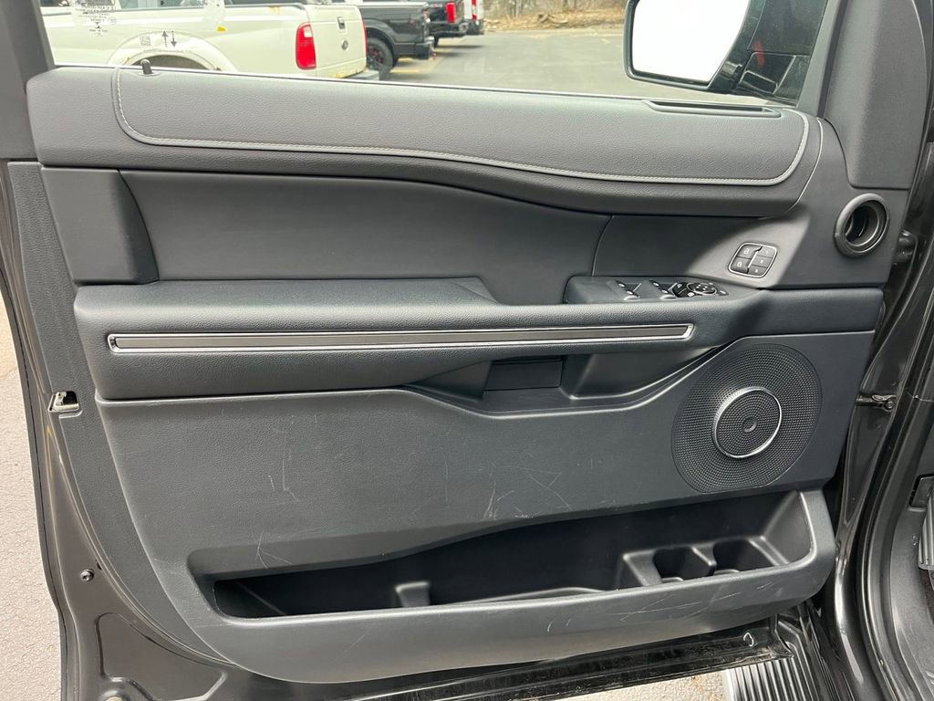 Certified 2023 Ford Expedition Max XLT image 19