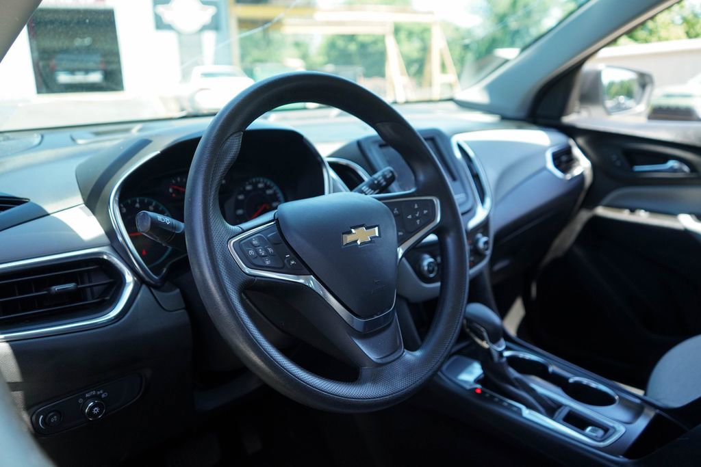Used 2022 Chevrolet Equinox LS FWD image 6
