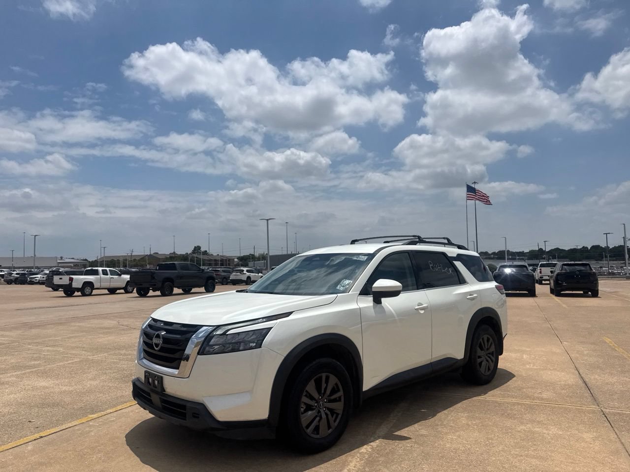 Certified 2023 Nissan Pathfinder SV w/ Lighting Package (N92) FWD image 9