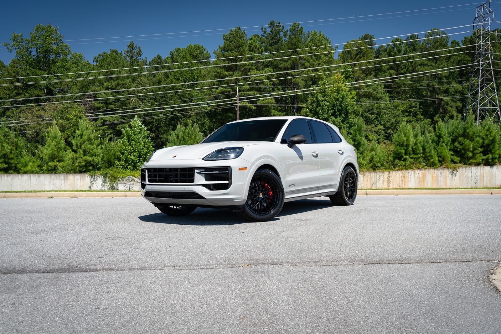 Used 2023 Porsche Cayenne GTS AWD/4WD image 1