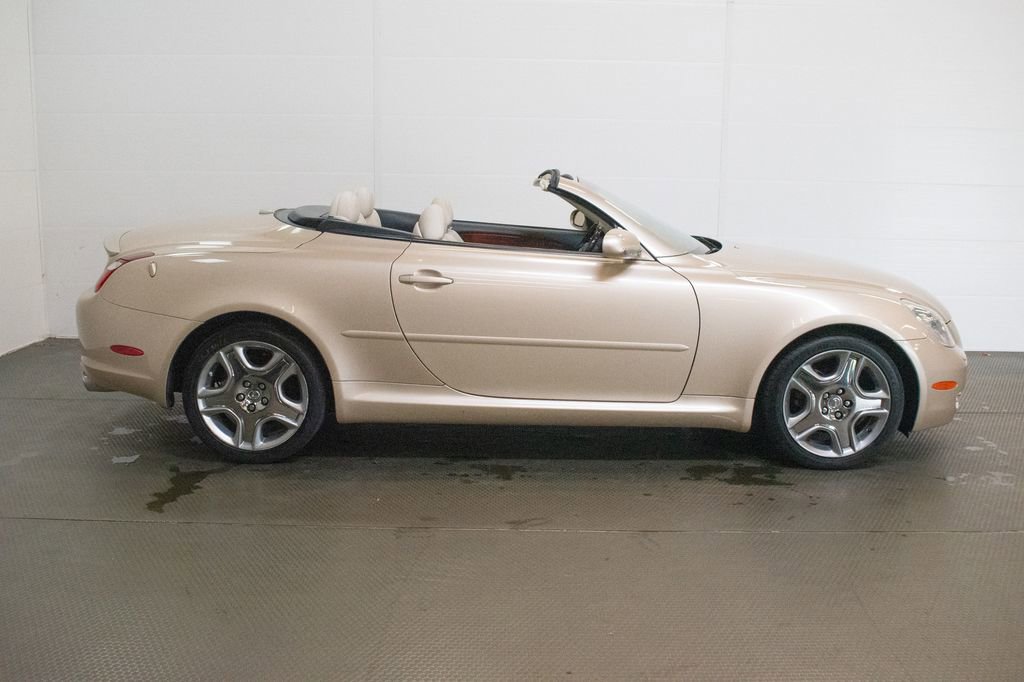 Used 2008 Lexus SC 430 Convertible RWD image 3