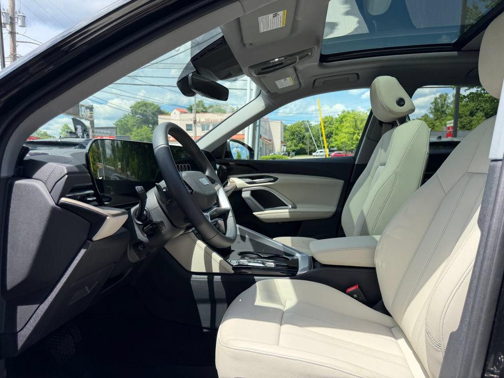 Used 2025 Audi Q5 Premium w/ Convenience Package AWD/4WD image 18