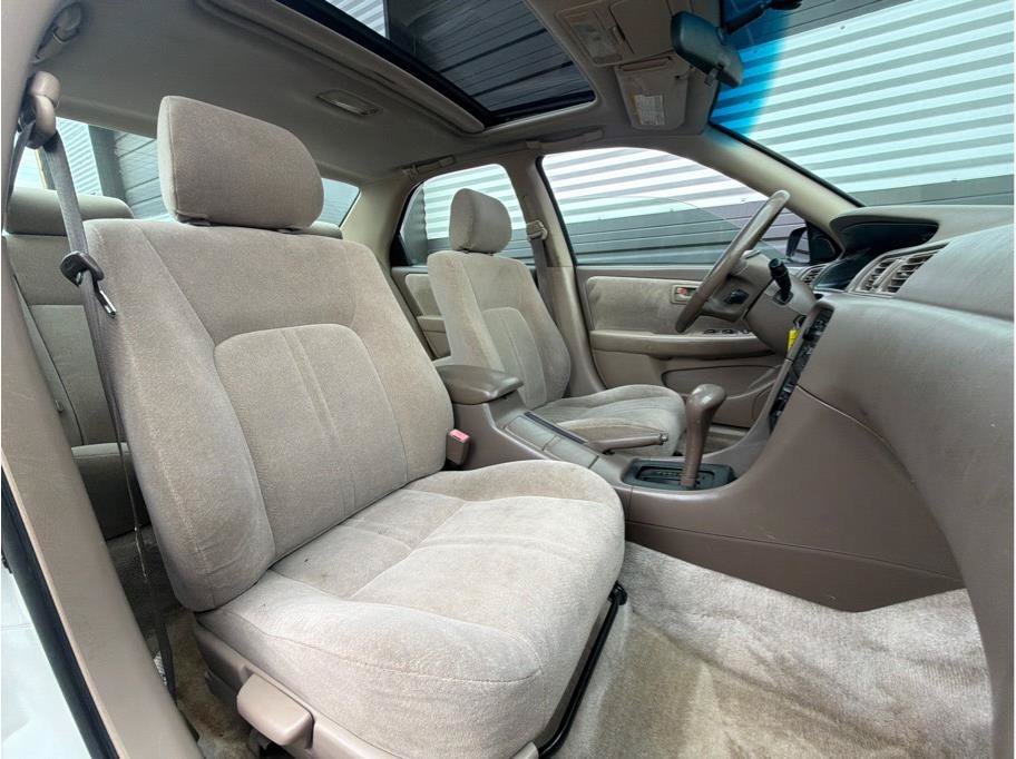 Used 1999 Toyota Camry LE w/ Appearance Pkg + VP FWD image 19