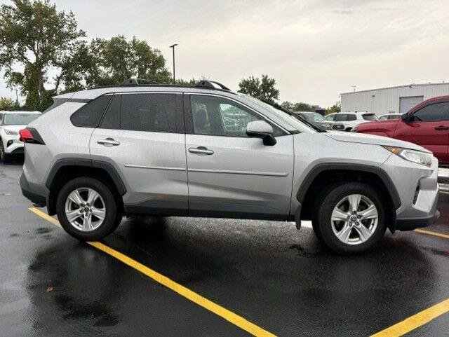 Used 2021 Toyota RAV4 XLE AWD/4WD image 17