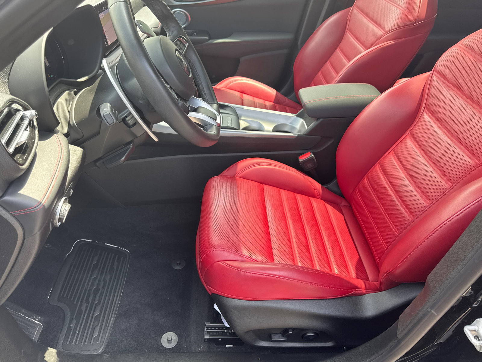 Used 2025 Dodge Hornet R/T w/ R/T Plus Package AWD/4WD image 9