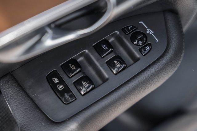 Used 2022 Volvo XC90 T5 Momentum w/ Advanced Package image 38