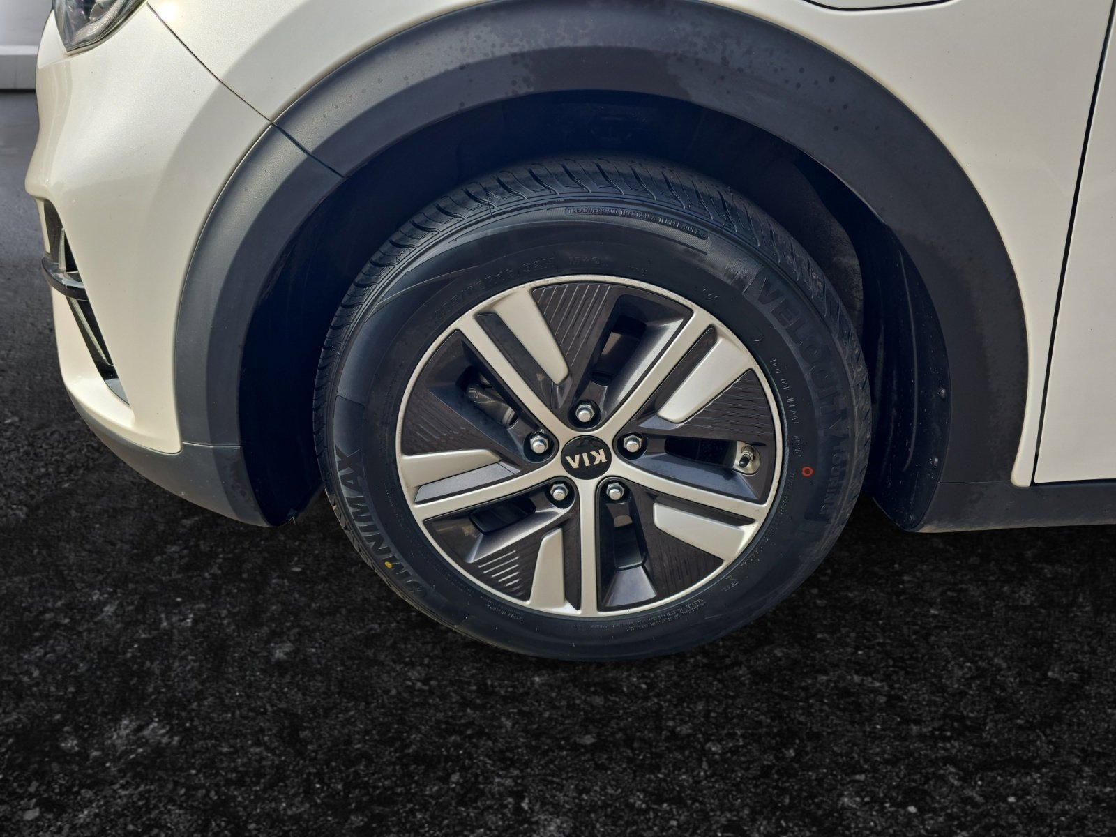 Used 2020 Kia Niro EX Premium image 9