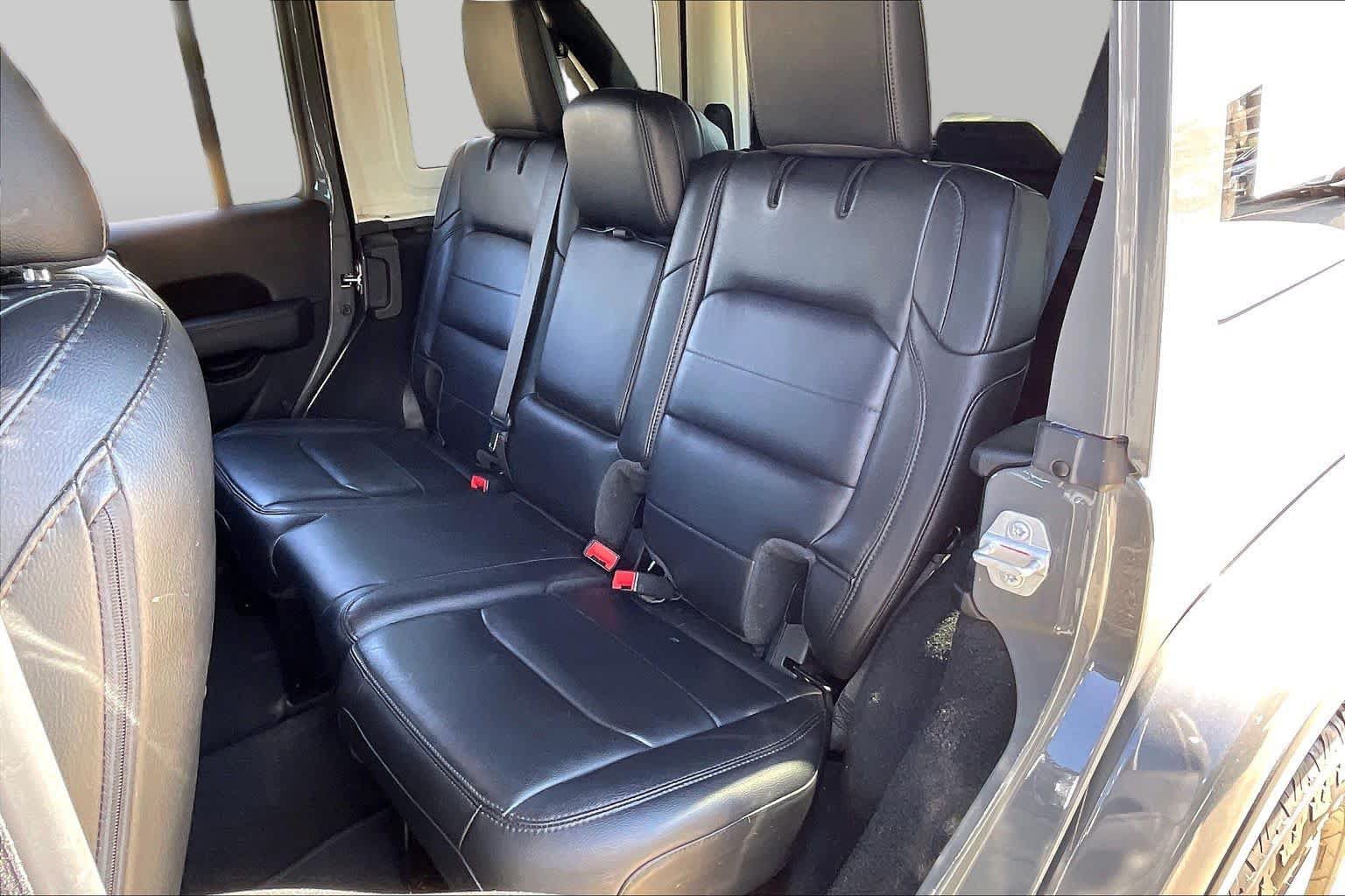 Used 2020 Jeep Wrangler Unlimited Sahara AWD/4WD image 20