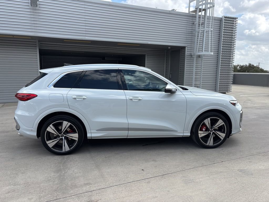 Certified 2025 Audi SQ5 Premium Plus w/ Premium Plus Package image 4