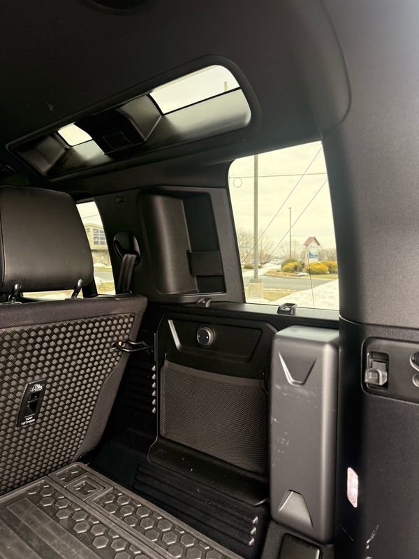 Used 2020 Land Rover Defender 110 X image 30