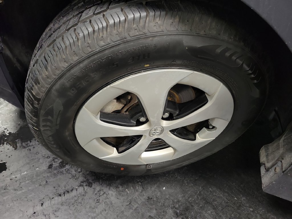 Used 2013 Toyota Prius Two FWD image 13