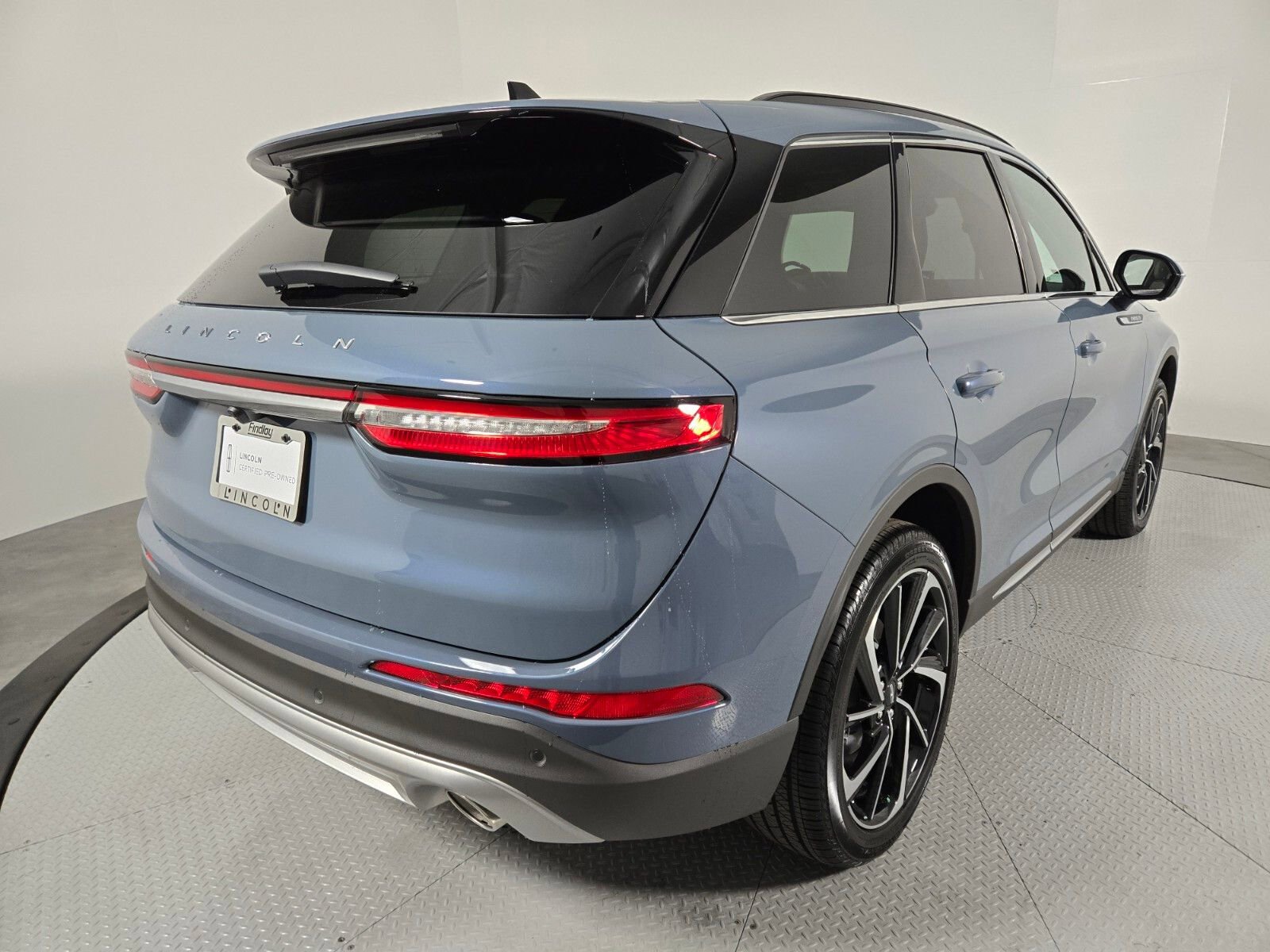 Used 2026 Lincoln Corsair Reserve image 4