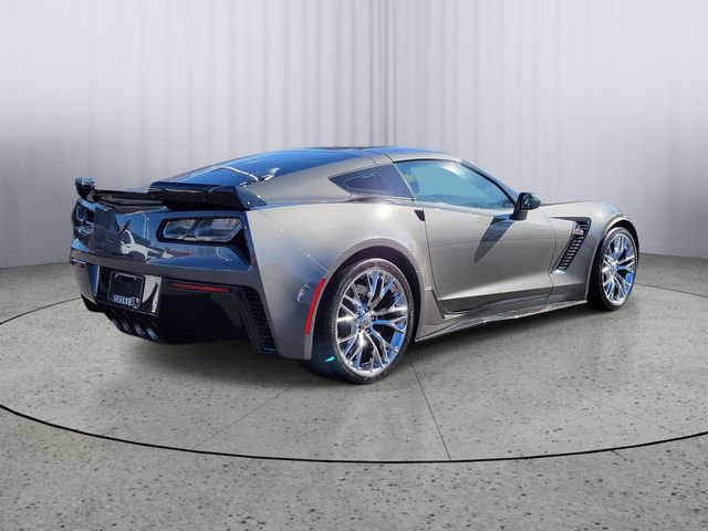 Used 2015 Chevrolet Corvette Z06 w/ 3LZ Preferred Equipment Group image 3