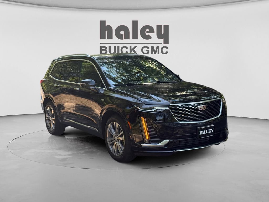 Used 2024 Cadillac XT6 Premium Luxury w/ LPO, Floor Liner Package FWD image 6