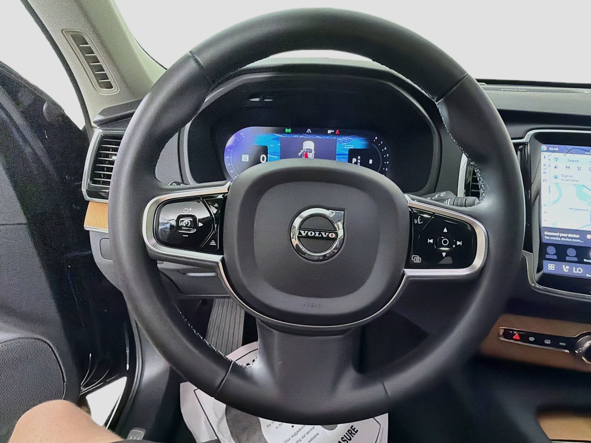 Certified 2024 Volvo XC90 B5 Plus AWD/4WD image 11