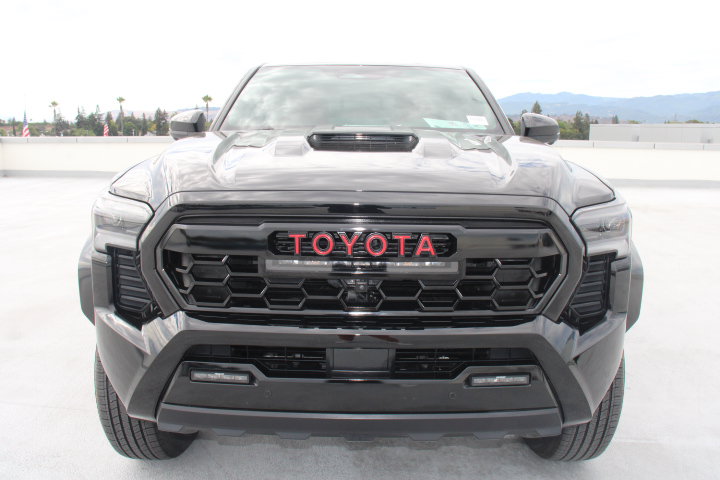 Certified 2025 Toyota Tacoma TRD Pro w/ Tow Tech Package AWD/4WD image 9