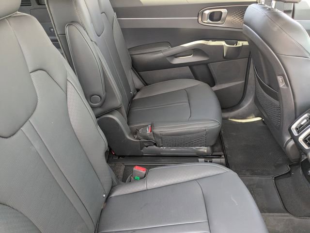 Used 2025 Kia Sorento EX w/ EX Panoramic Sunroof Package image 13