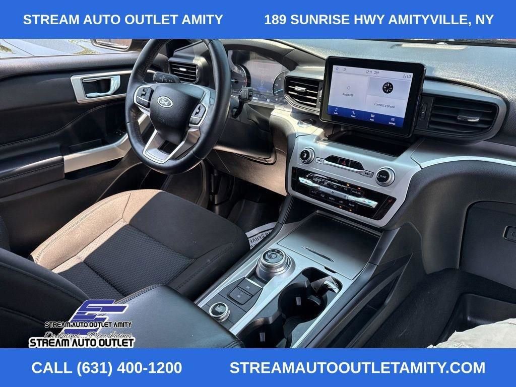 Used 2022 Ford Explorer XLT image 13