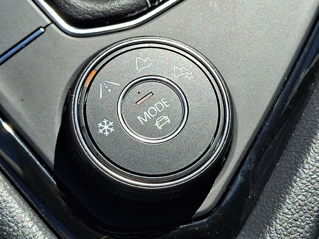 Used 2024 Volkswagen Taos SE w/ Black Wheel Plus Package AWD/4WD image 24