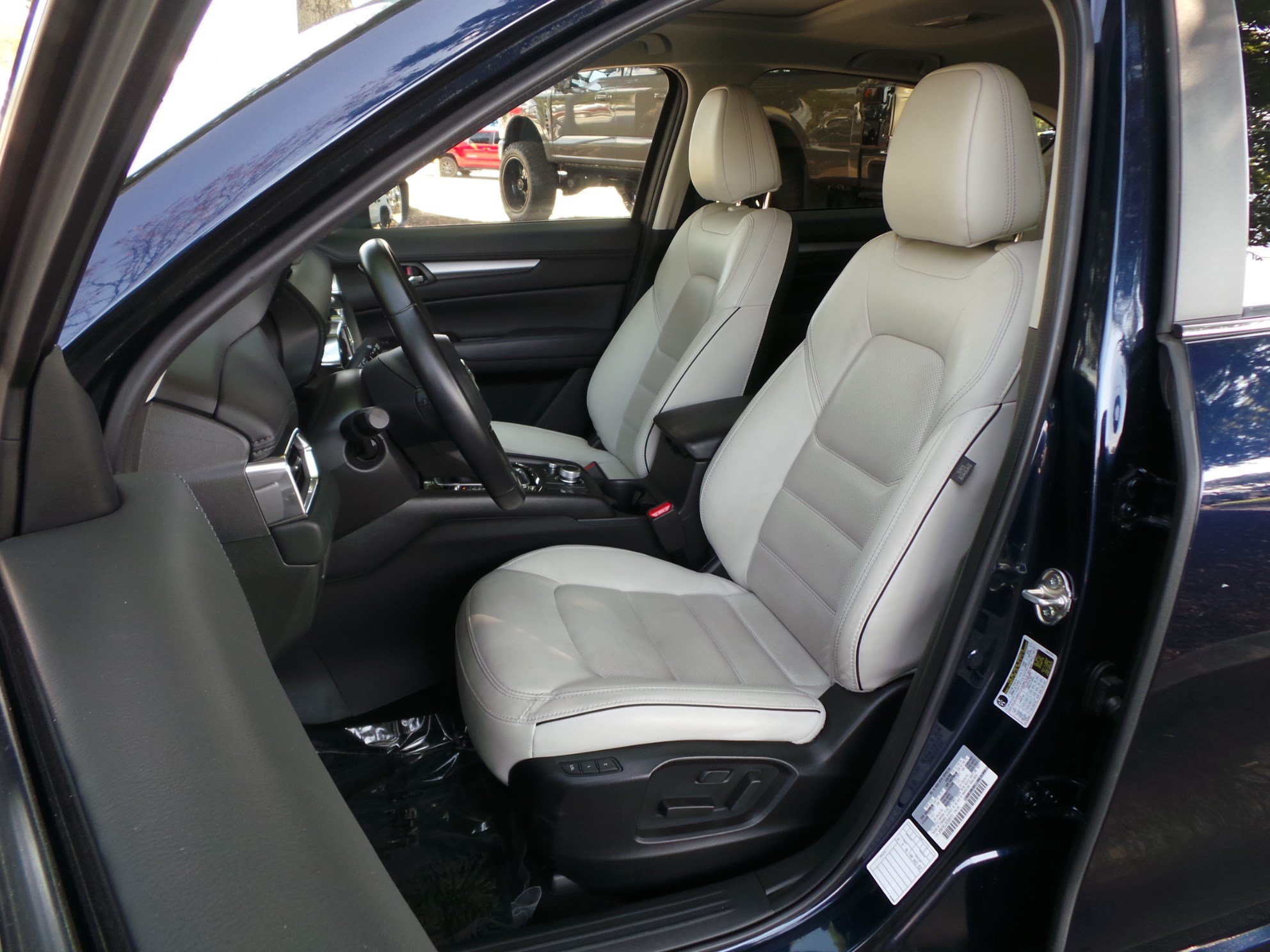 Certified 2025 MAZDA CX-5 AWD 2.5 S w/ Preferred Package image 8