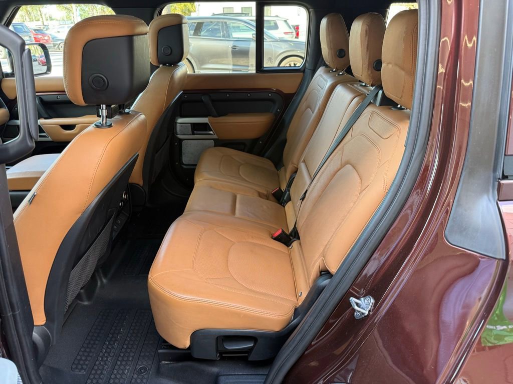 Used 2023 Land Rover Defender 130 SE image 29