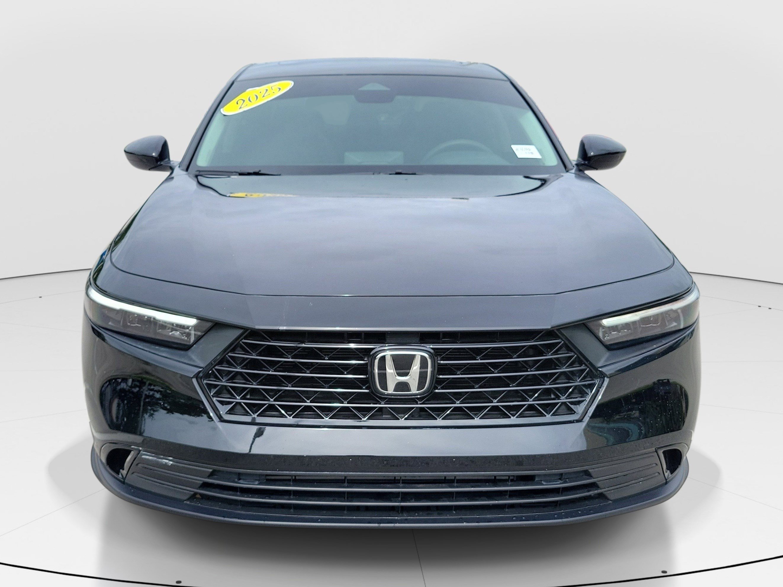 Used 2025 Honda Accord SE image 2
