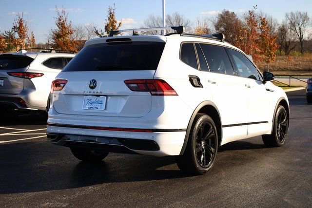 Used 2023 Volkswagen Tiguan SE R-Line image 4