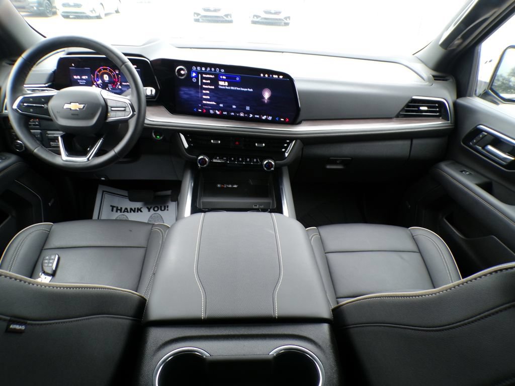 Used 2025 Chevrolet Tahoe Premier AWD/4WD image 9