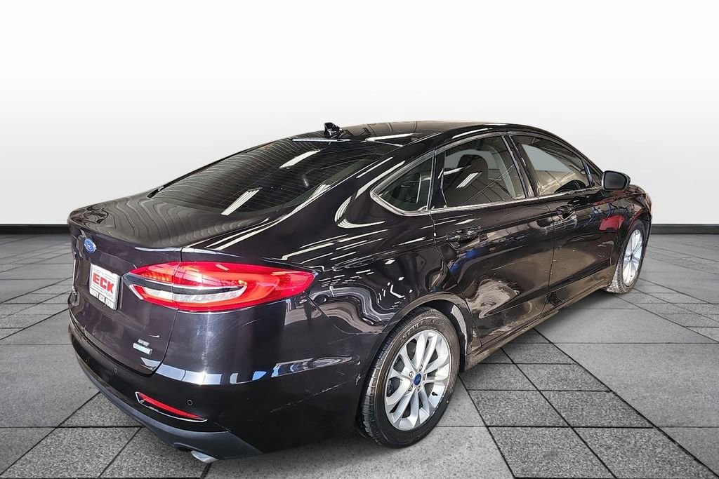 Used 2020 Ford Fusion SE FWD image 5