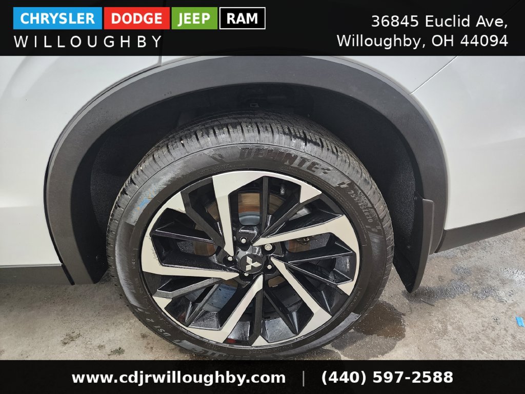 Used 2024 Mitsubishi Outlander AWD image 41