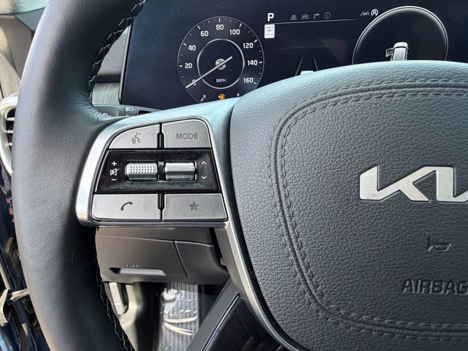 Used 2025 Kia Telluride SX Prestige image 35