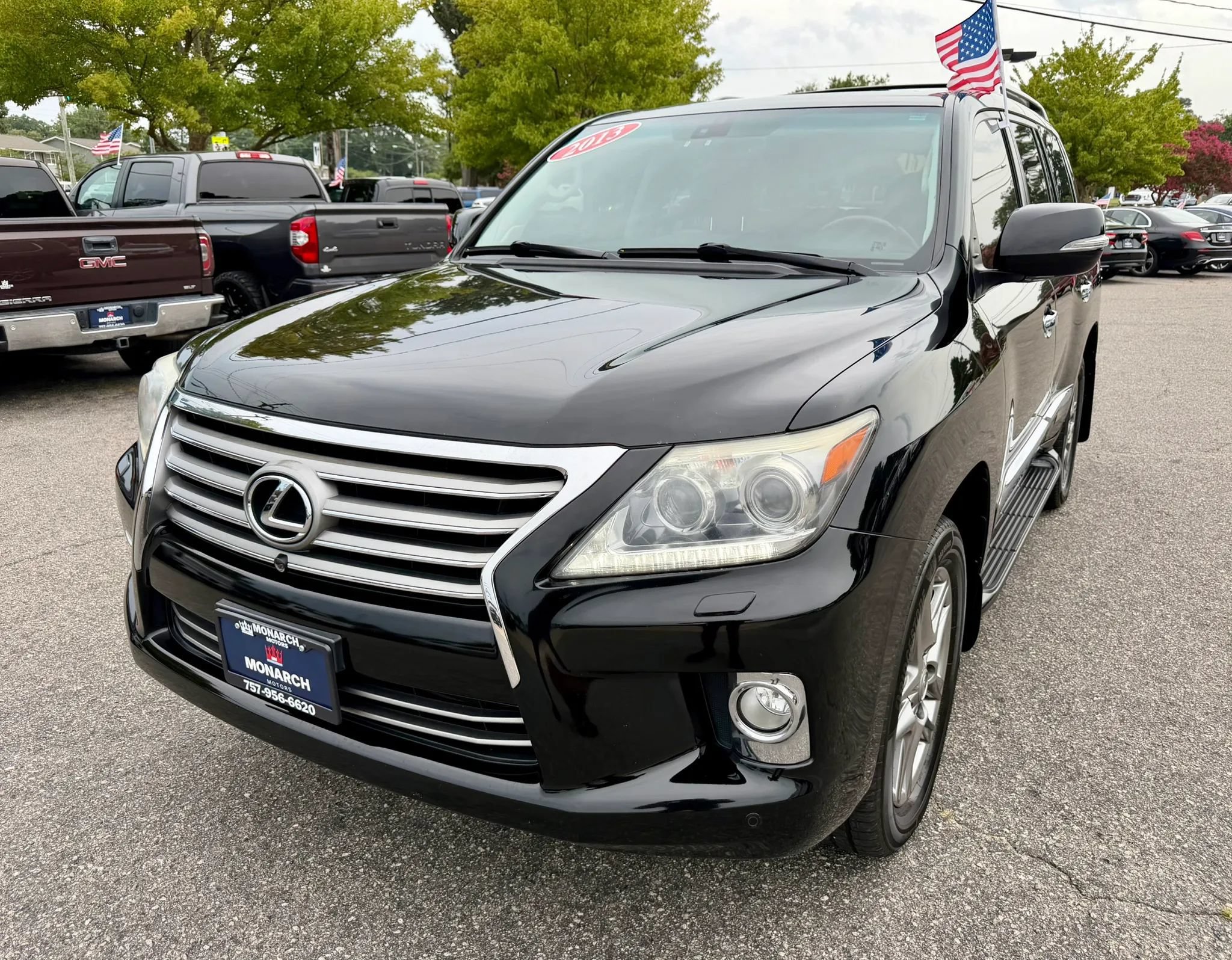 Used 2013 Lexus LX 570 4WD w/ Luxury Pkg