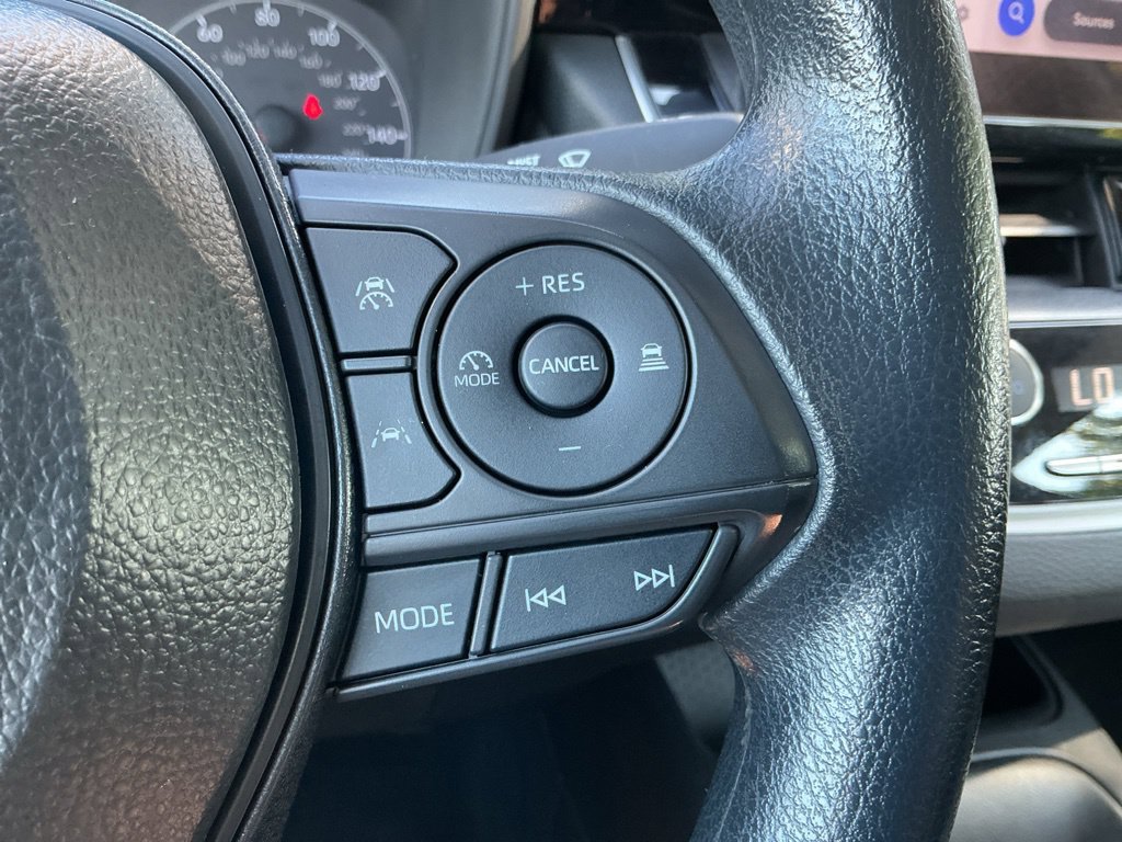 Used 2025 Toyota Corolla LE FWD image 25