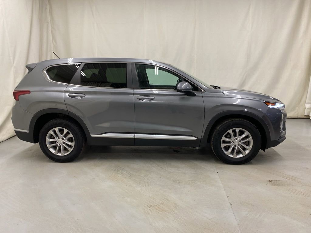 Used 2019 Hyundai Santa Fe SE image 9