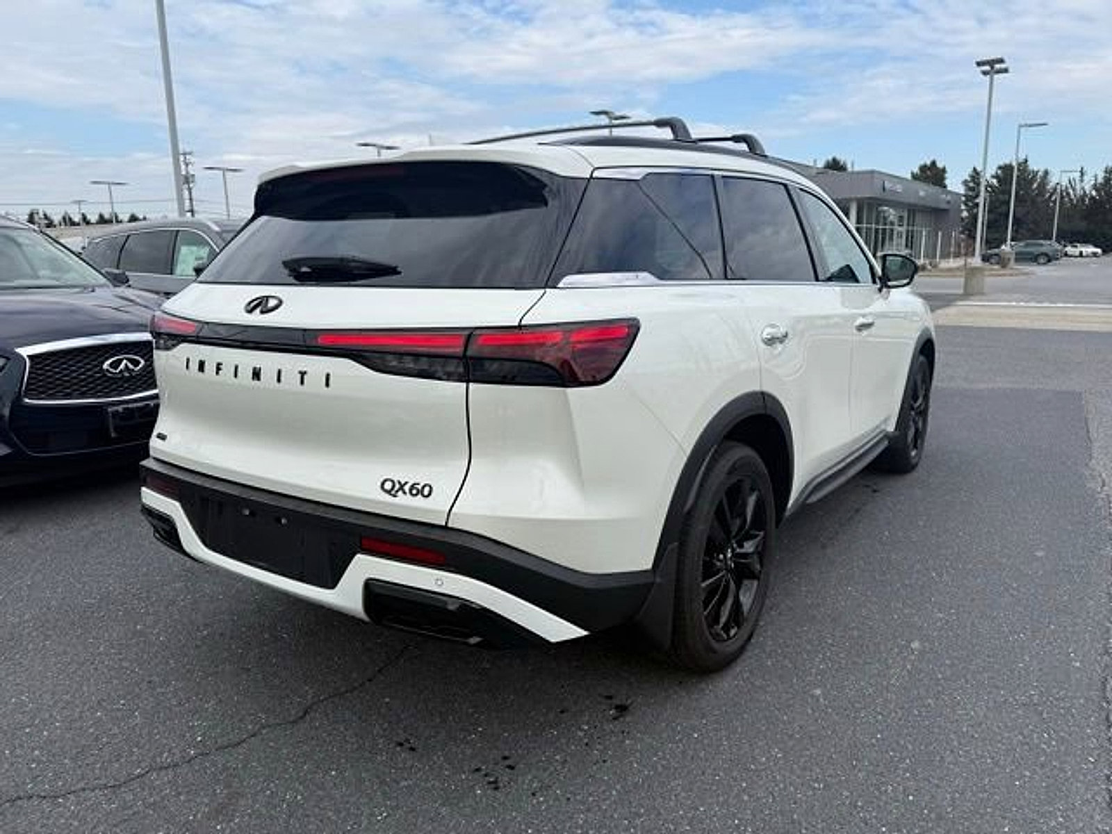 Certified 2025 INFINITI QX60 Luxe w/ Black Edition image 13