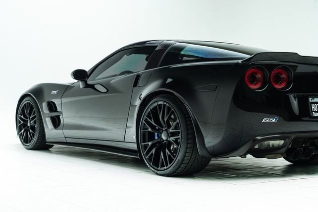 Used 2009 Chevrolet Corvette ZR1 w/ Preferred Equipment Group RWD image 18